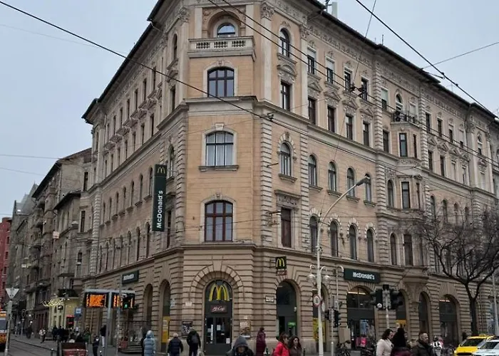 Lujza B 42 Apartament *