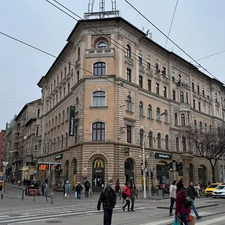 Lujza B 42 Appartement *
